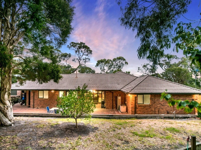 35 Erang Drive, Mount Eliza VIC 3930