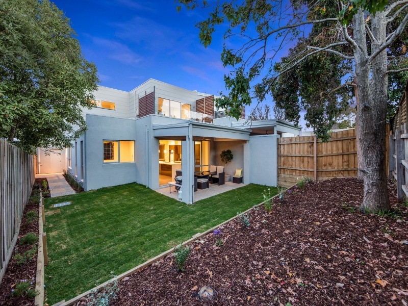 2/11 Dava Drive, Mornington VIC 3931