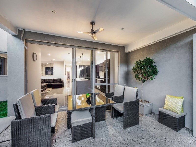 2/11 Dava Drive, Mornington VIC 3931