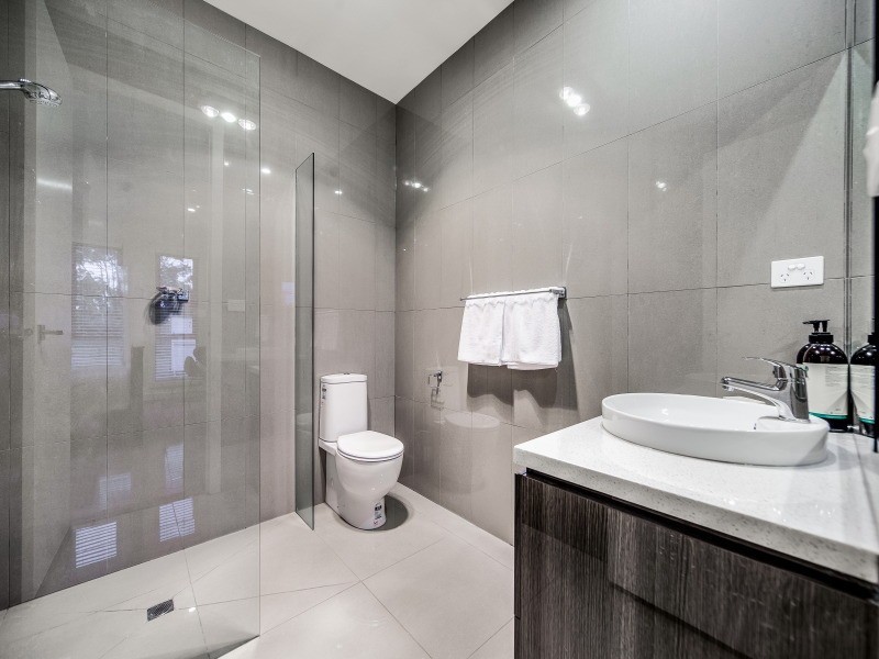 2/11 Dava Drive, Mornington VIC 3931