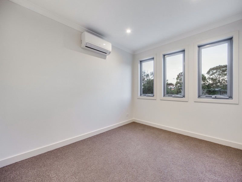 2/11 Dava Drive, Mornington VIC 3931