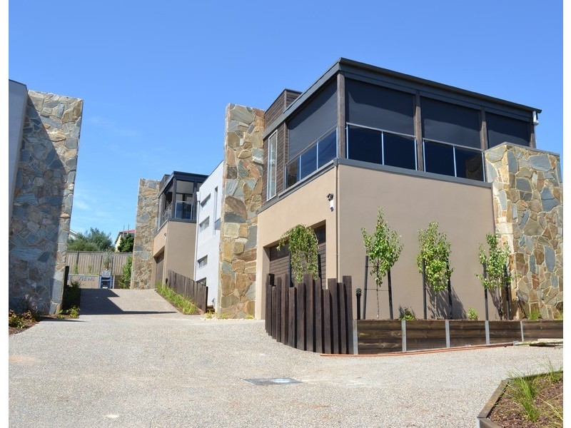 1/4 Morven Street, Mornington VIC 3931