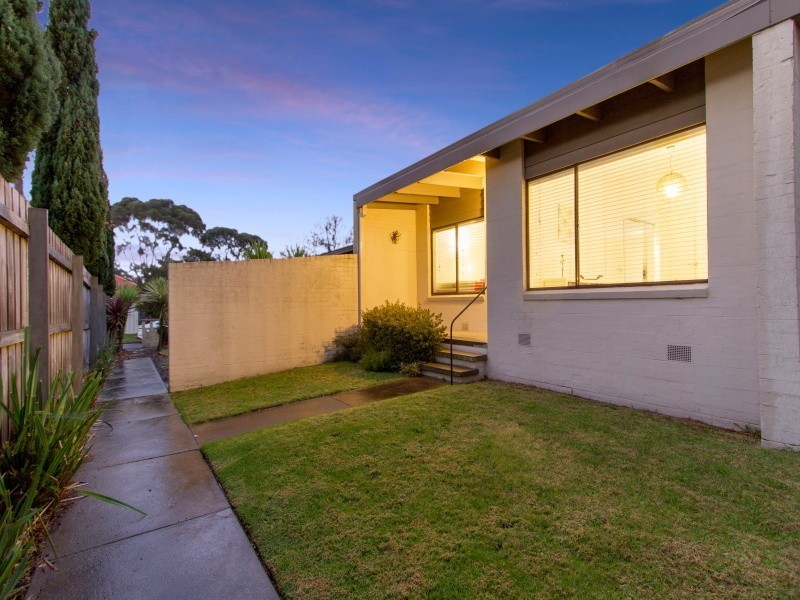 1/14 Campbell Grove, Mornington VIC 3931