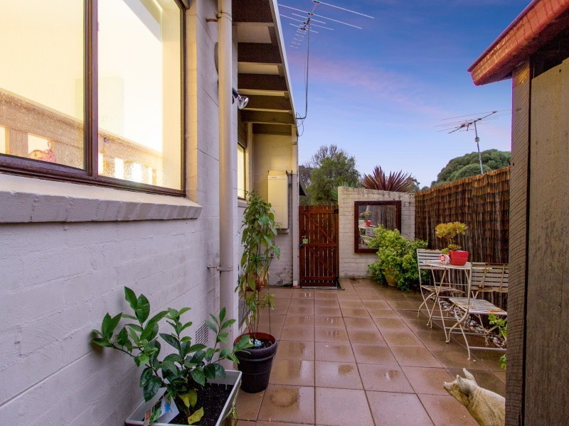 1/14 Campbell Grove, Mornington VIC 3931