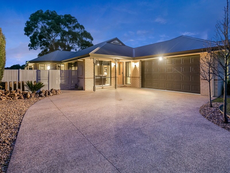 11 Hutson Way, Mount Martha VIC 3934