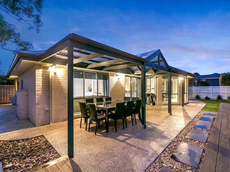 11 Hutson Way, Mount Martha VIC 3934