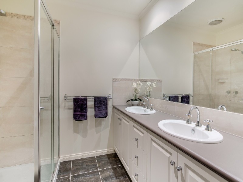 11 Hutson Way, Mount Martha VIC 3934