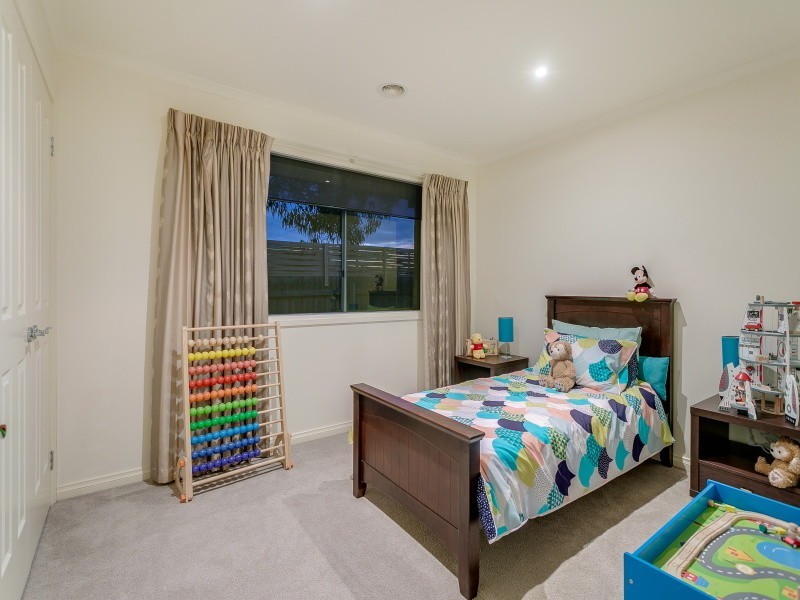 11 Hutson Way, Mount Martha VIC 3934