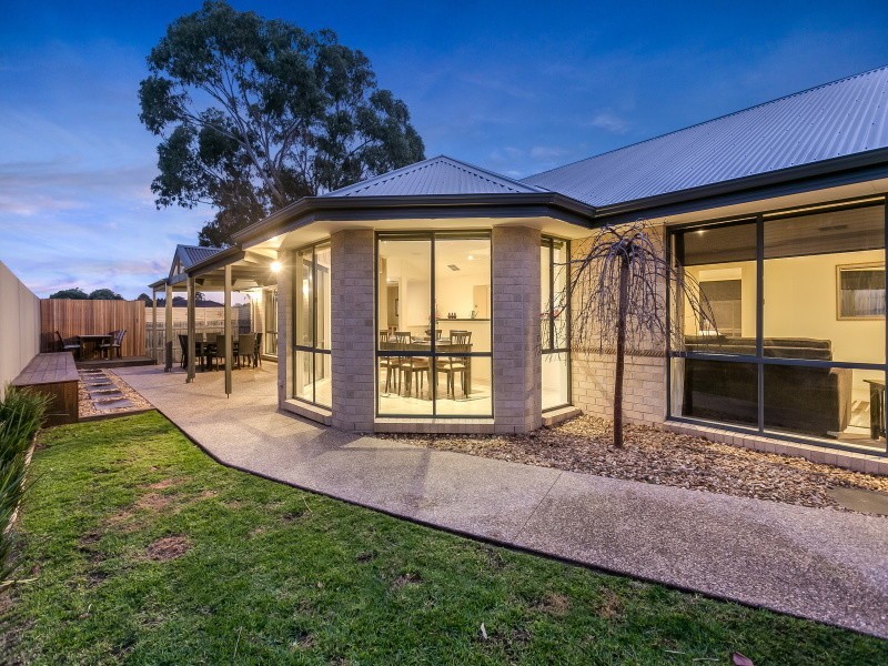 11 Hutson Way, Mount Martha VIC 3934