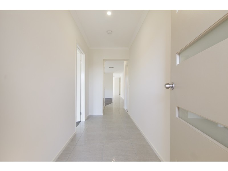 57 St Mitchell Circuit, Mornington VIC 3931