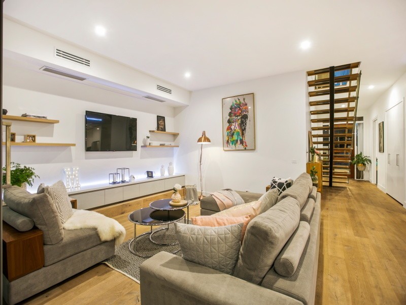 8a Marine Avenue, Mornington VIC 3931