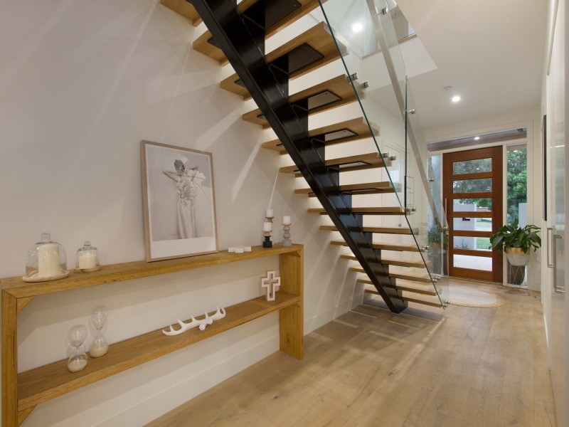 8a Marine Avenue, Mornington VIC 3931