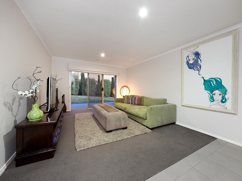 32 Kathleen Crescent, Mornington VIC 3931