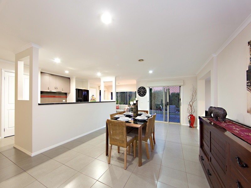 32 Kathleen Crescent, Mornington VIC 3931