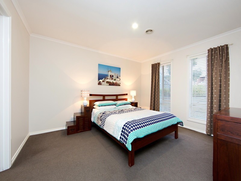 32 Kathleen Crescent, Mornington VIC 3931