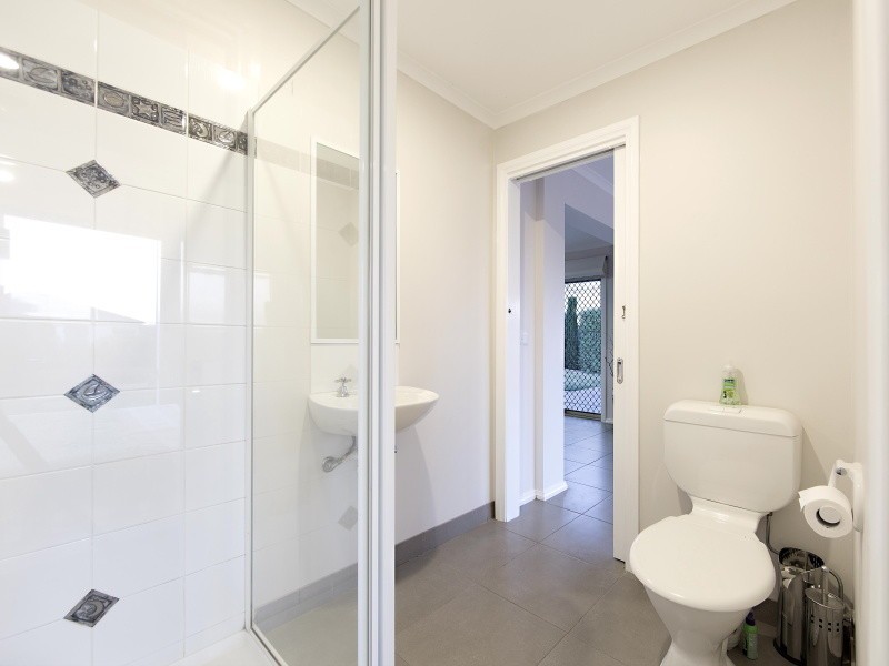 32 Kathleen Crescent, Mornington VIC 3931