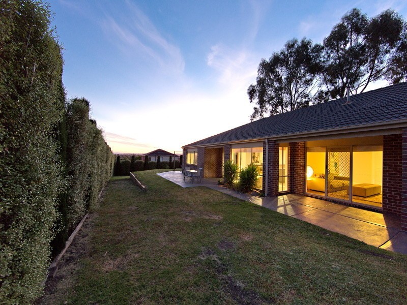 32 Kathleen Crescent, Mornington VIC 3931