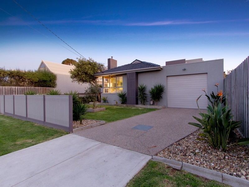 1/6 Gleneagles Avenue, Mornington VIC 3931