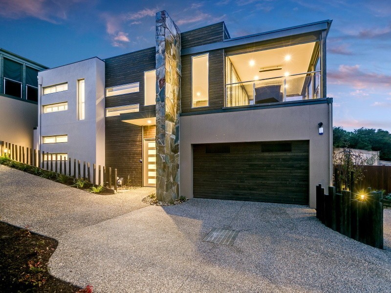 2/2-4 Morven Street, Mornington VIC 3931