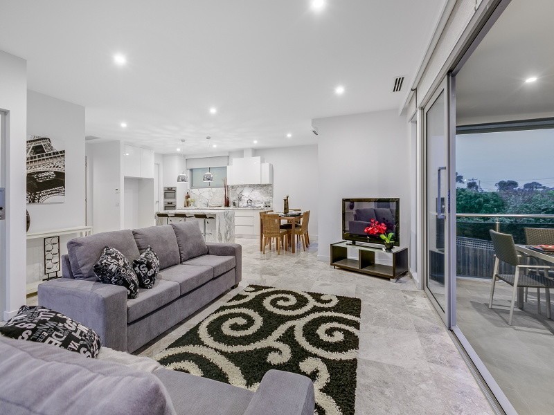 2/2-4 Morven Street, Mornington VIC 3931