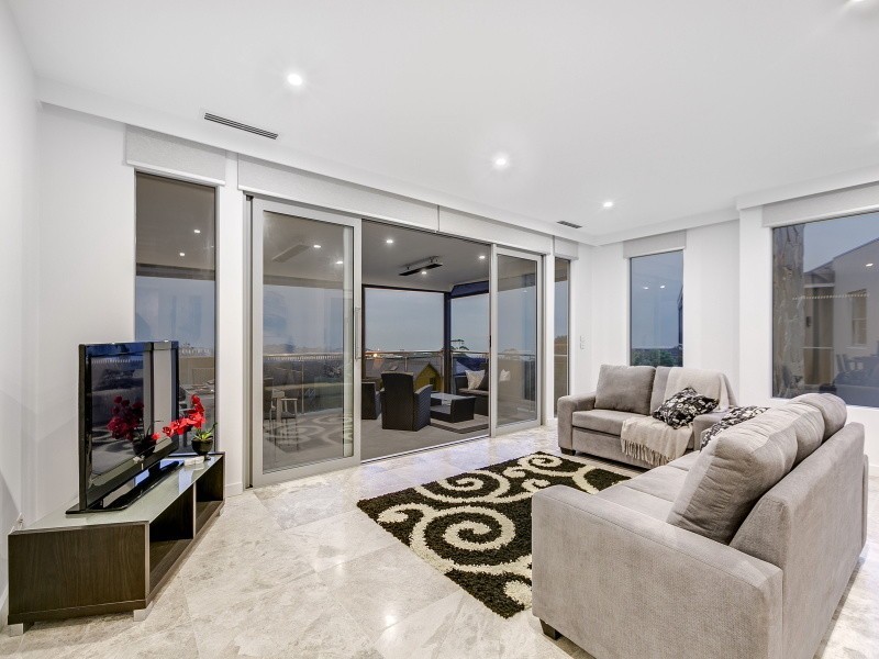 2/2-4 Morven Street, Mornington VIC 3931