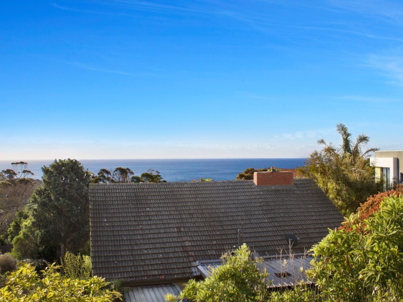 2/2-4 Morven Street, Mornington VIC 3931