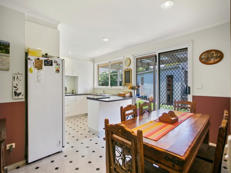 49 Robertson Drive, Mornington VIC 3931