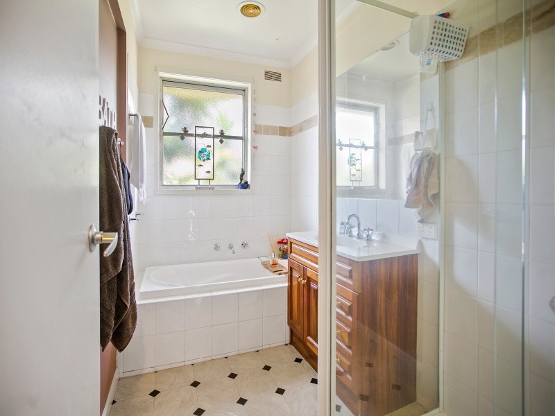 49 Robertson Drive, Mornington VIC 3931