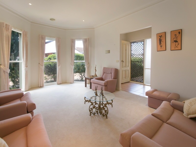 2/23 Wellington Street, Mornington VIC 3931