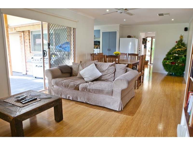 37 Parkside Crescent, Mornington VIC 3931