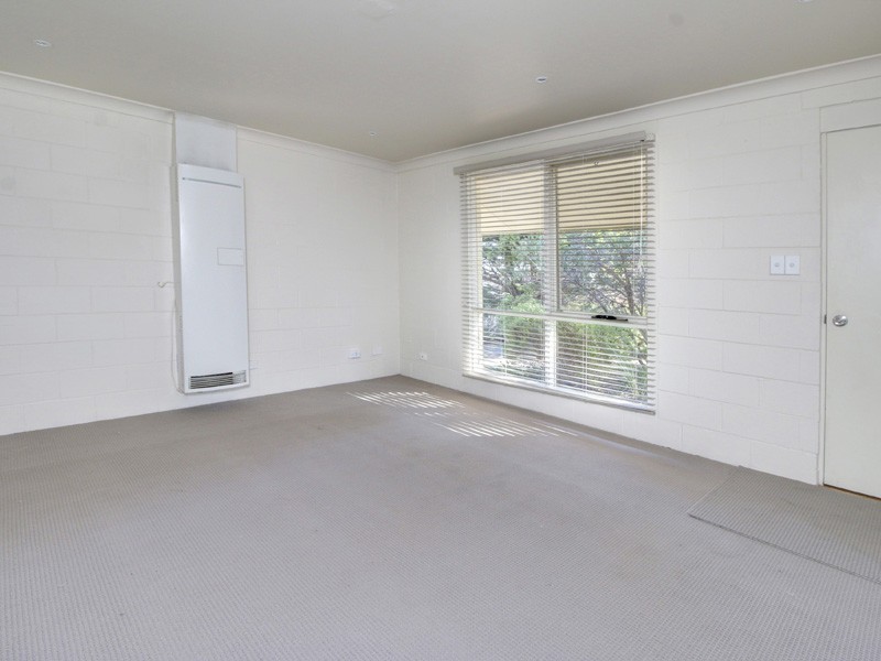 2/15 Lucerne Avenue, Mornington VIC 3931