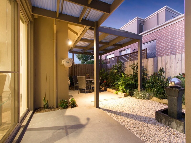 2/27 Naples Street, Mornington VIC 3931