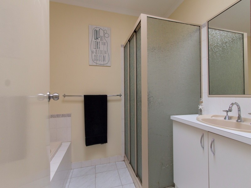 4 Hurlstone Place, Mornington VIC 3931