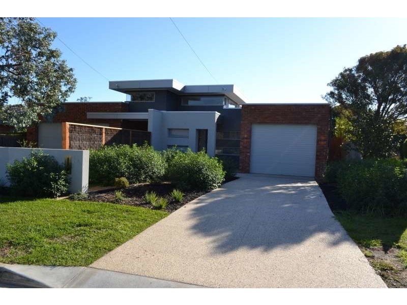 13a Sunningdale Avenue, Mornington VIC 3931