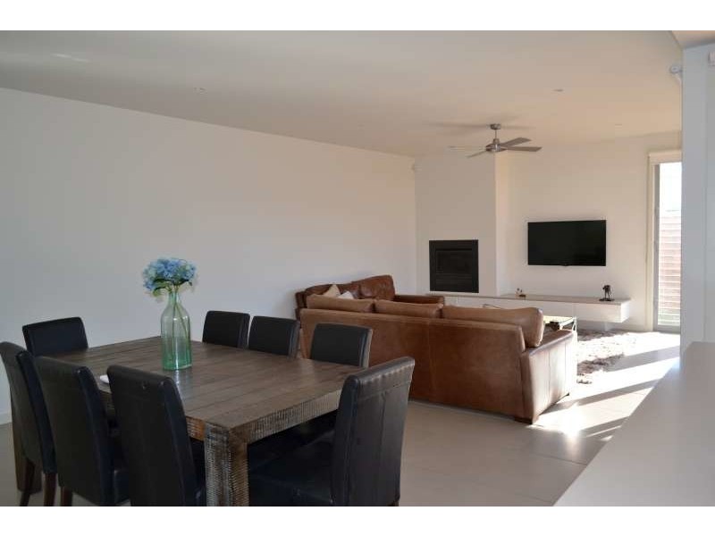 13a Sunningdale Avenue, Mornington VIC 3931