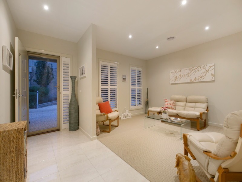 9/61 Green Island Avenue, Mount Martha VIC 3934