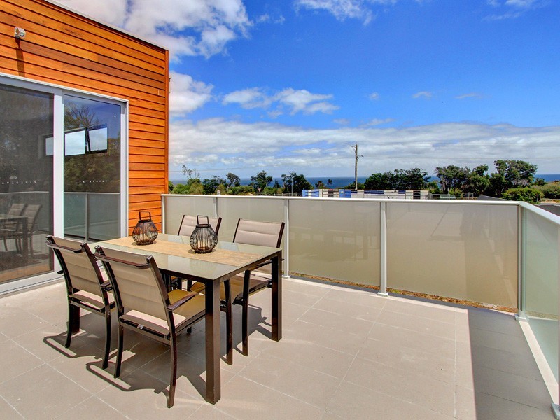 3 Bay Vista Close, Mount Martha VIC 3934