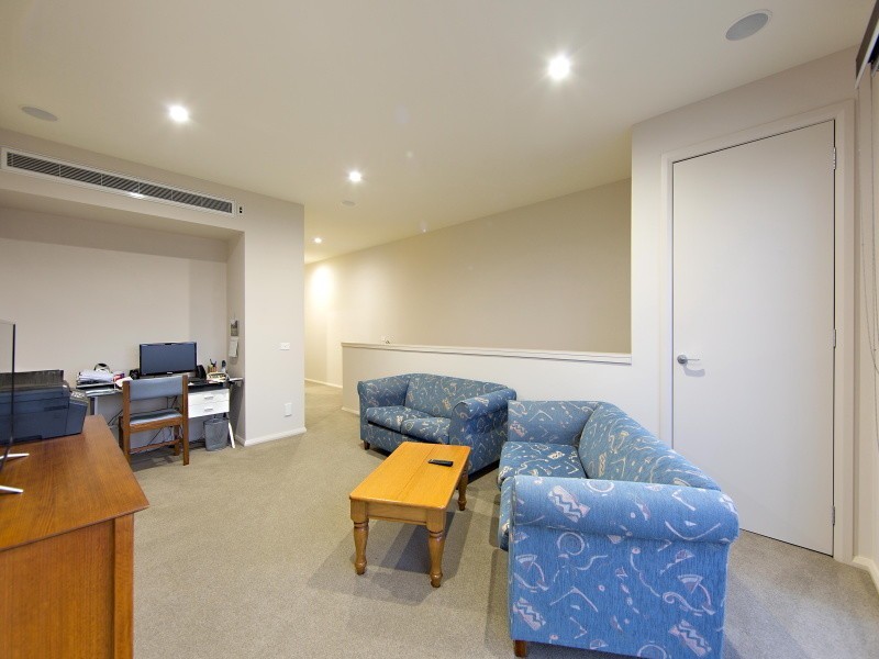 9 Yacht Court, Mornington VIC 3931