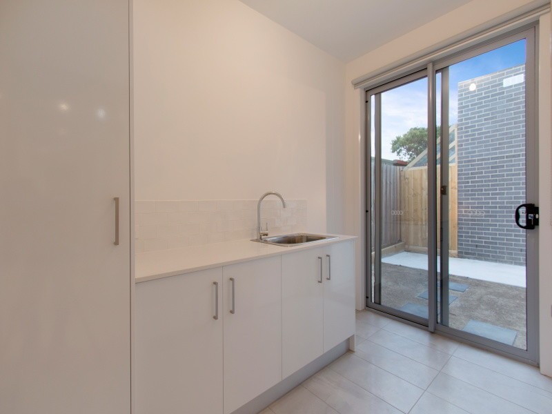 7b Sunningdale Avenue, Mornington VIC 3931