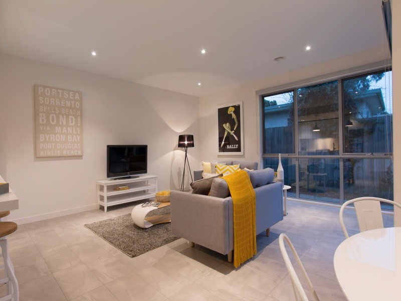 7b Sunningdale Avenue, Mornington VIC 3931