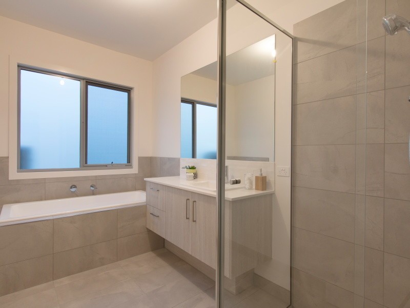 7b Sunningdale Avenue, Mornington VIC 3931