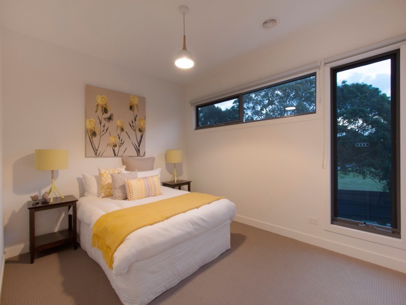 7b Sunningdale Avenue, Mornington VIC 3931