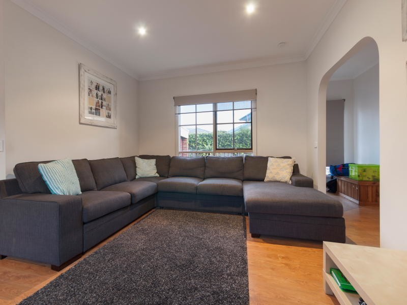 4/9 Lucerne Avenue, Mornington VIC 3931