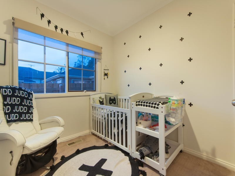 4/9 Lucerne Avenue, Mornington VIC 3931