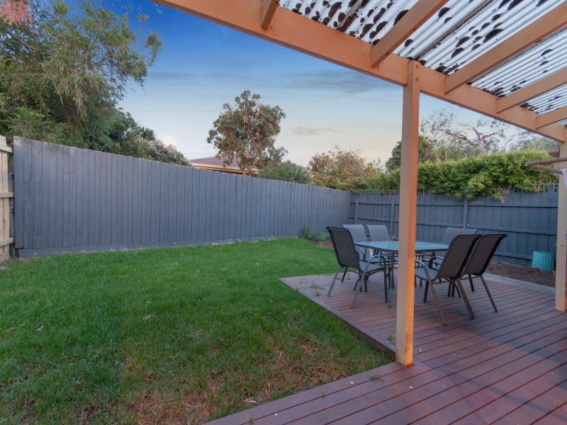 4/9 Lucerne Avenue, Mornington VIC 3931