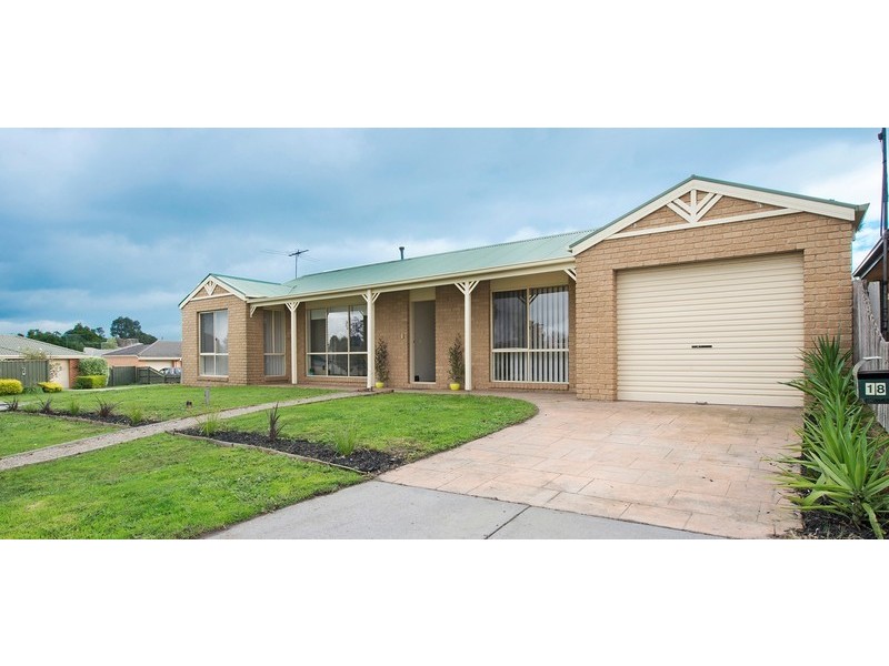 18 Settlers Way, Mount Martha VIC 3934