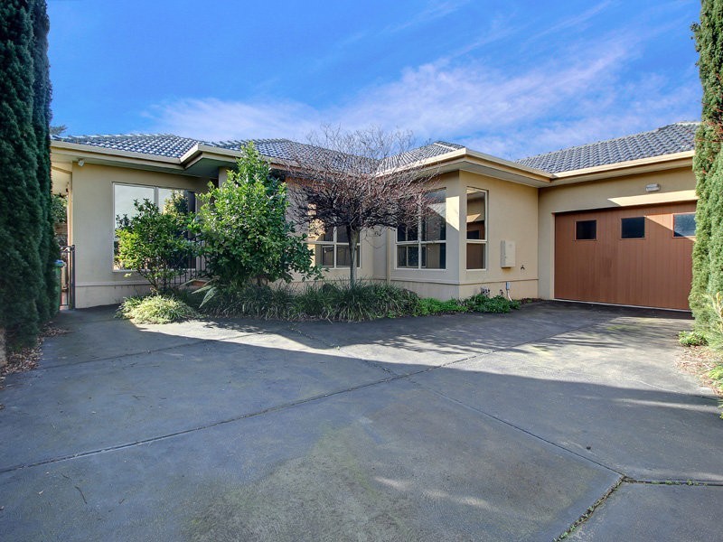 9a Alexander Avenue, Mornington VIC 3931