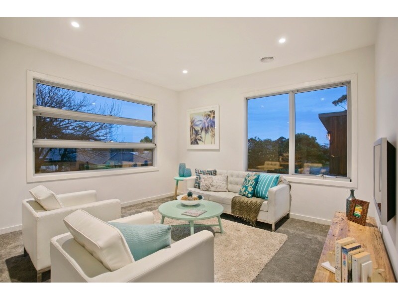 2/1 Orchid Avenue, Mornington VIC 3931