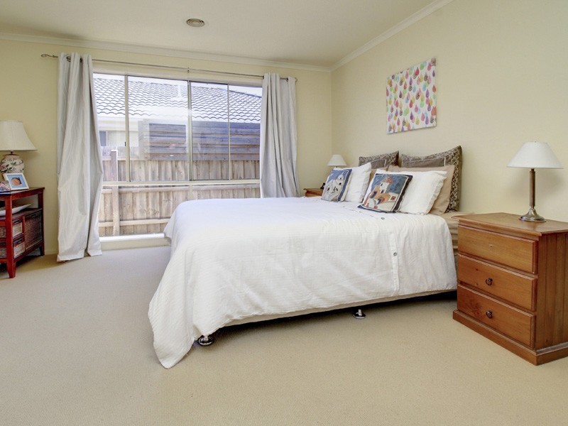 16 Weerona Way, Mornington VIC 3931