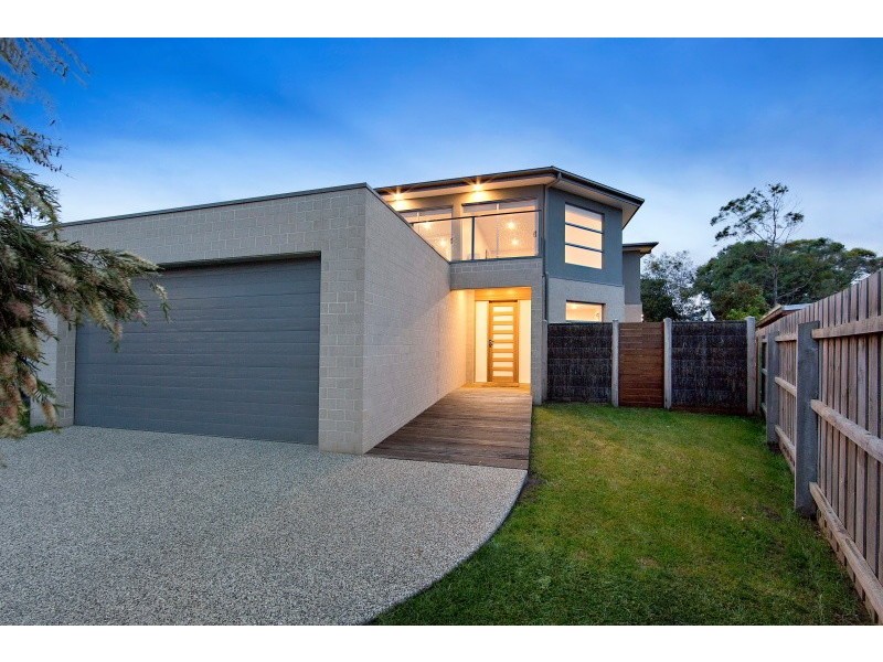 2a Bayview Road, Mornington VIC 3931